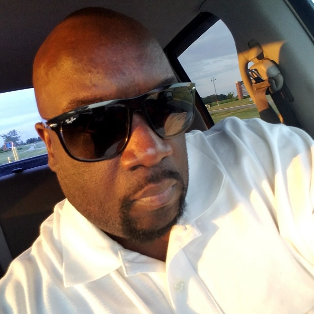 Meet your Posher, Max